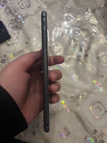 Apple iPhone: IPhone 8 Plus, 64 GB, Black Titanium, Barmaq izi — 4