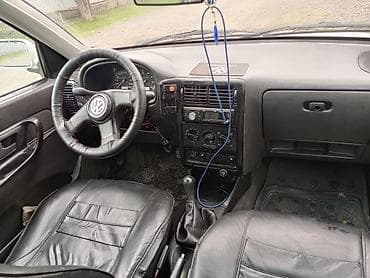 gence traktor zavodu satisi: Volkswagen Polo sedan, ağ rəng. - Kuzov: 4 qapılı sedan, aerodinamik — 7