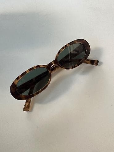 Le Specs 
Like new 
80 azn — 2
