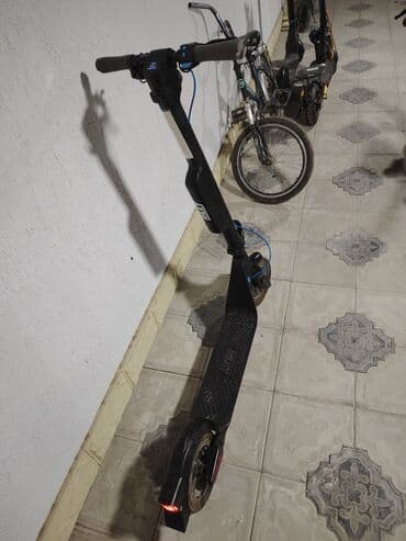 Velosiped aksesuarları: Elektrik skuter dəsti - 2 ədəd elektrik skuter birlikdə. - Birincisi — 7