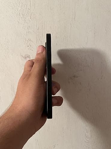 iphone 16 e: IPhone 16 Pro, 256 GB, Qara — 4