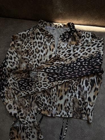 mirvari reng: Leopar printli qadın köynəyi - Model: qısa kəsimli, ön hissəsi yığma — 2