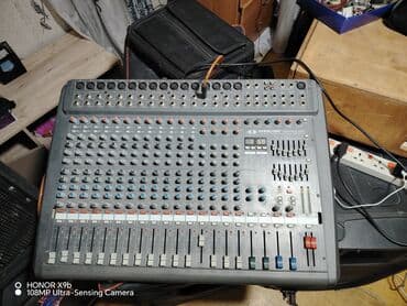 dynacord powermate 1000 2 cena: Dynacord mikser pultu, səsi tənzimləmək və müxtəlif audio mənbələrini — 1