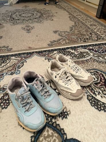 купить ботинки в баку: Məhsul: 2 cüt idman ayaqqabısı 2 si 5 azn ( razmer 39-40) ünvan — 1