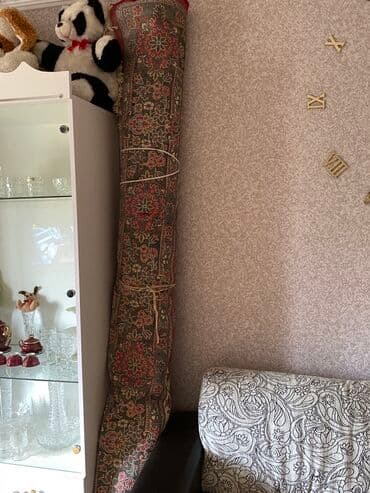 Tebriz xalçasidir, Irandan almisiq, Alindigi gunden hec islenmeyib