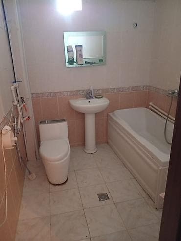 xacmazda ev: Gedebey r-yonu. 5mərtəbəli binanın 1ci mərtəbəsi 2otaqlı ev kiraye — 3