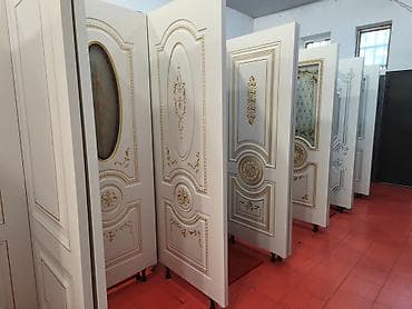 Klassik üslubda daxili qapılar – dekorativ relyef və qızılı