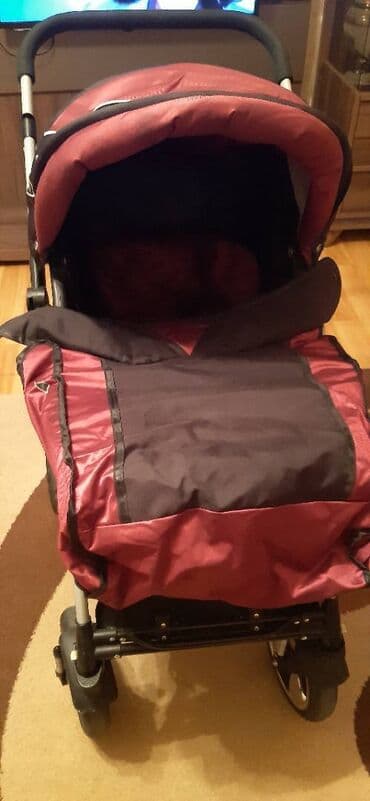 Uşaq kolyaskasl yaxşı veziyyeydedir sınığı söküyü yoxdur