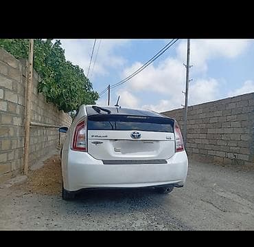 cayenne krilo 2013: Toyota Prius: 1.8 l | 2012 il Hetçbek — 3