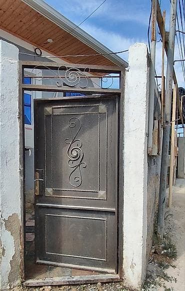 kapsul ev: 2otaq studio həyət evi. yola 30 metr məsafədə. qaz yoxdu. işıq su — 2