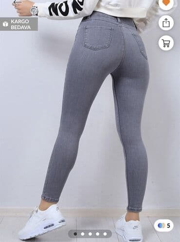 kişilər üçün açıq rəngli cinslər: Yenı kımı 10 m1defe geyılıb — 2