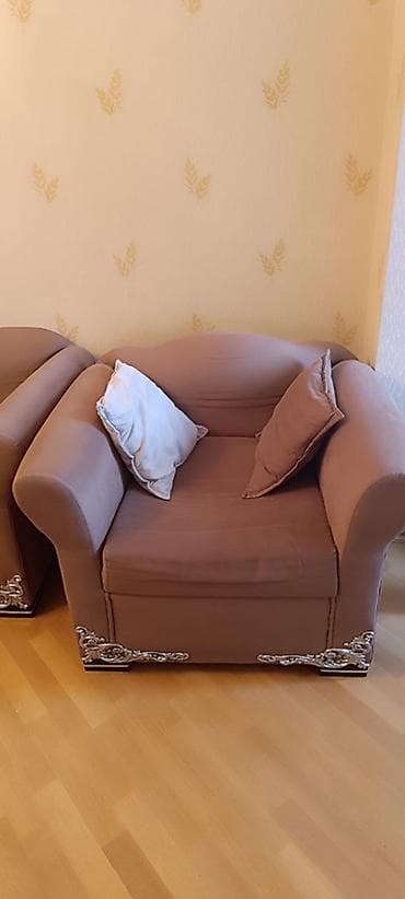 divan olcusu: Qonaq otağı üçün yumşaq mebel dəsti - Tərkibi: 1 ədəd 3-yerlik divan — 3