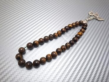 qızıl tesbeh: Təbii “Pələng Gözü” daşlarından təsbeh (tiqriniy qlaz / tiqroviy qlaz — 3