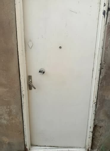 qab qacaqlar: İşlənmiş Giriş qapısı 90x200 sm Ünvandan götürmə — 4