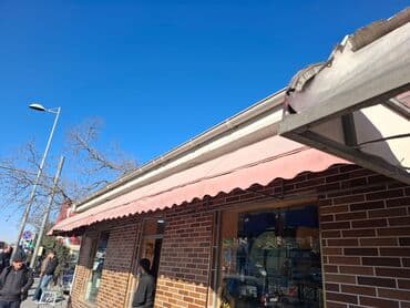 Mağaza arabaları: Zont uzunu 10/1.m Qiymet 800 azn. Hazirlanib 1500 azn. Unvan — 2