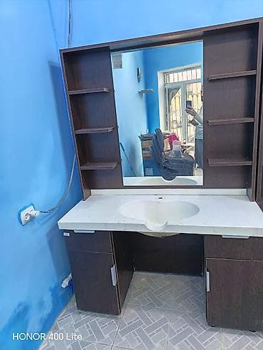 Son Qiymet 150 azn az istifade olunub Salon üçün güzgülü lavabo dəsti