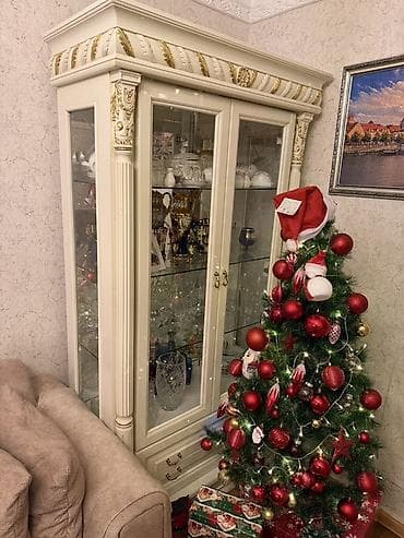 yataxt dəsdi: 1 eded boyuk kamot iki dene serviz yigimi birde tv altligi cox baha — 3