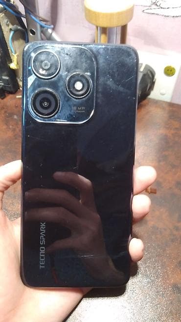 Tecno Spark 10C, 64 ГБ, цвет - Черный, Битый, Сенсорный, Две SIM карты
