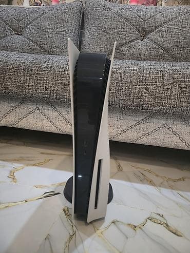 ps5 kontroller: PlayStation 5 (PS5) oyun konsolu - Rəng: ağ korpus, qara mərkəz — 2