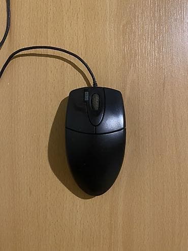 Kompüter, noutbuk və planşetlər: Satılır: 2 ədəd kompüter monitoru və 3 ədəd naqilli klaviatura dəsti — 6