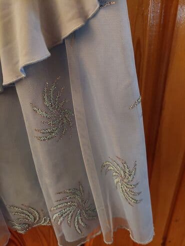 Dəstlər, kostyumlar: Ziyafet paltarı. Türkiyeden alınıb. Cemi bir defe geyinilib. 40-42 — 3