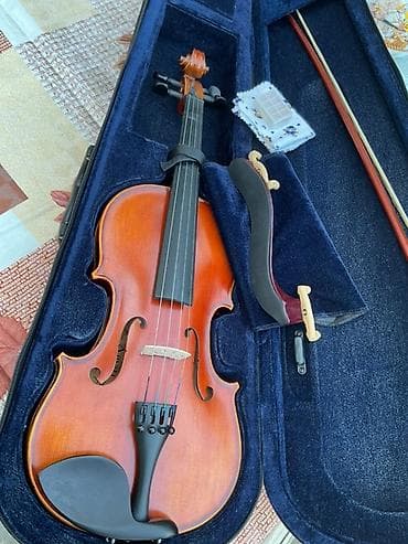 instrumentlər: 4/4 ölçülü skripka satılır. Şəkillərdə göründüyü kimi alət klassik — 1