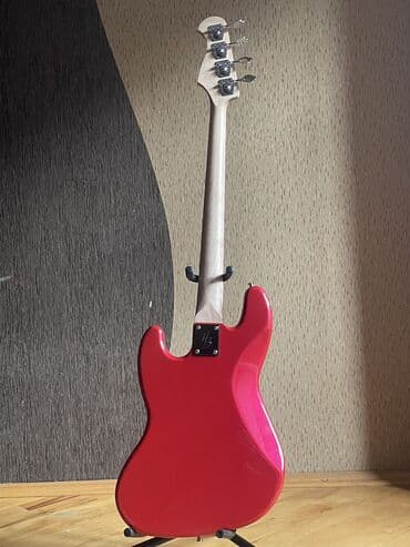 Akkordeonlar: Bas gitara satılır Harley Benton JB-20 CA markalı bas gitardır — 3