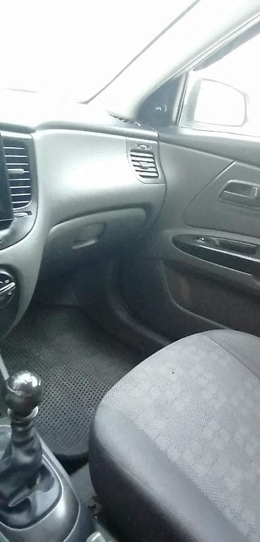 maşlar: Kia Rio: 1.5 l | 2010 il Hetçbek — 5