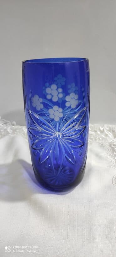 ev əşya: Bir vaza, Xrustal — 1