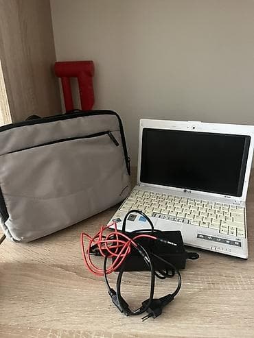 notebook çantası: LG X110 mini noutbuk Xüsusiyyətlər: - Ekran: 10.1" (təxminən), parlaq — 3