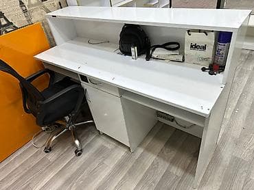 Avadanlığın icarəsi: Mağaza avadanlığı paketi – vitrinqabinetlər və kasssa masası Tərkib — 4