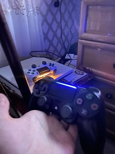 Sony PlayStation 4 Slim (ağ rəng) oyun konsolu Heç bir problemi — 4