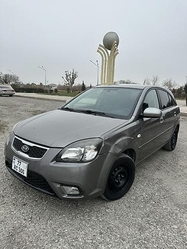 kia picanto 2012: Kia Rio hatchback - Kuzov: 5 qapılı hatchback, boz rəng - Mühərrik — 3