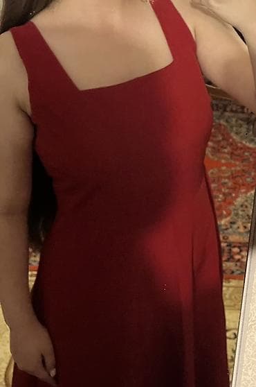 donları: Qirmizi sade uzun don yaxshi veziyyetdedir az geyinilib arxadan — 1