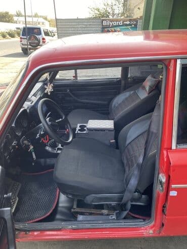 ваза напольная стеклянная высокая без узора: VAZ klassik sedan, qırmızı rəng - Kuzov: 4 qapılı sedan, xrom yan — 7