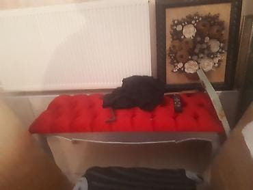 bağ evi: Qırmızı tufting detallı yumşaq skamya/oturacaq - Üst hissə: parlaq — 1