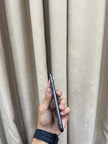 dyson qiyməti: IPhone 11, 64 GB, Qara, Face ID — 4