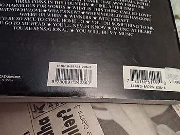 ağ pisik: Ev heyvanları üçün 2 ədəd geyim dəsti 1) Arı temalı kapüşonlu kostyum — 4