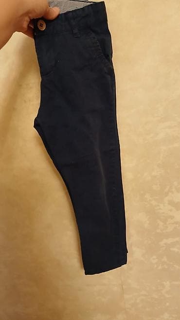 Bayram kostyumları: Uşaq köynəyi – açıq mavi rəngdə, uzunqollu, klassik yaxalı model. Ön — 10