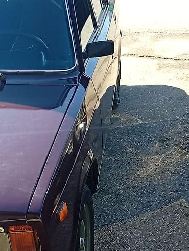 Avtomobil: LADA (VAZ) klassik sedan Kuzov rəngi: tünd bənövşəyi/bordo