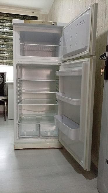 xaladennik matoru: Xarab 2 qapılı Indesit Soyuducu Satılır, rəng - Ağ — 8