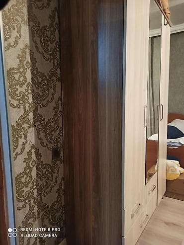 divar sekilleri: Üçqapılı paltar şkafı - Material: laminat/LDSP, ağ-açıq palıd — 1