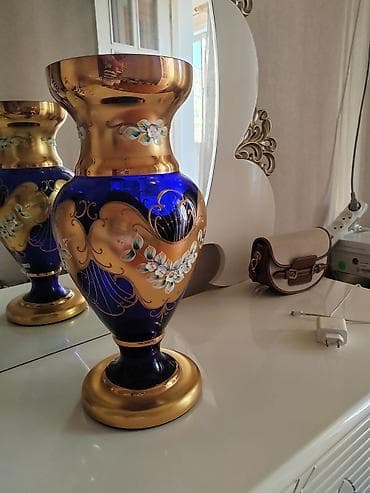 Vazalar: Bir vaza, Bogem şüşəsi — 2