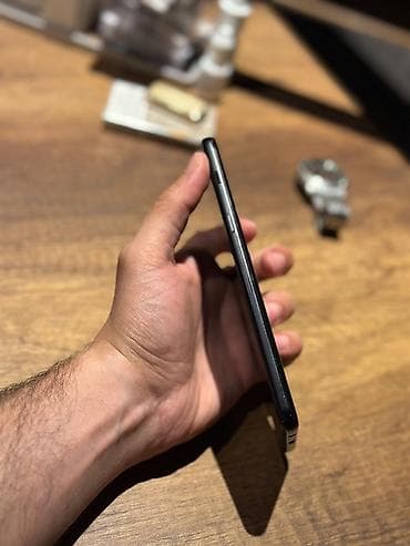 apple 5 s: Samsung Galaxy A8 2018, 32 GB, rəng - Qara, İki sim kartlı — 3
