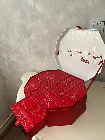 Красота и здоровье: Набор косметики, >10 продуктов, Новый, Платная доставка — 1