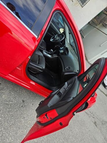продажа дешевых автомобилей: Chevrolet Cruze LT sedan – parlaq qırmızı rəngdə, qara rəngli 17'' — 20