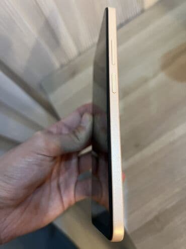 Apple iPhone: Ekranin sensoru deyismelidi acilmir basqa prablemi yoxdu — 3