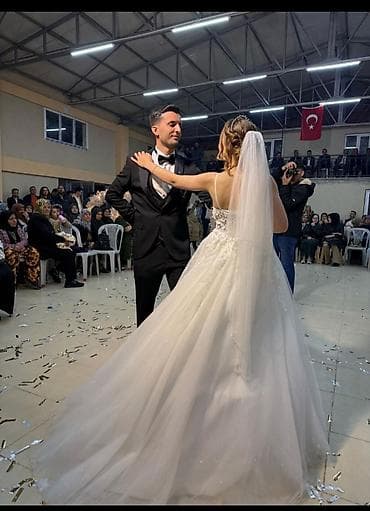 toy dekoru: Gəlinliyimi öz toyumda geyinmişəm. İstəyirəm ki, başqa insanlar üçün — 4