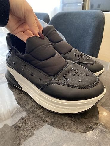 yaqut daş: Qadınlar üçün slip-on idman ayaqqabısı 39 di 38 gedr - Rəng: qara — 1