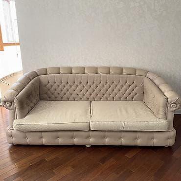 Мебель: Klassik üslubda yumşaq mebel dəsti - Tərkib: 1 geniş divan, 2 kreslo — 1
